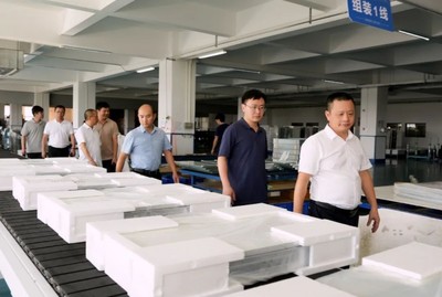 炎陵縣譚宇副縣長、商務局扶學勇書記一行蒞臨參觀萊博頓總部工廠